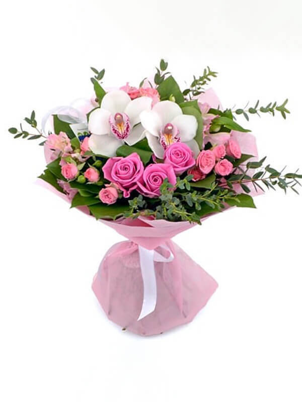 Букет из орхидей, роз, альстромерий, роз кустовых, эвкалипта и декоративной зелени