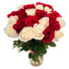 Букет из красно-белых роз в ассортименте