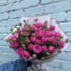 Букет из 11 Premium кустовых роз в упаковке (розовые)