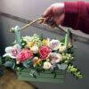 Декоративный ящик с розами, орхидеями, сиренью и эвкалиптом