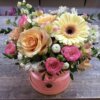 Шляпная коробка с розами, герберой, матиолой, хризантемой и альстромерией
