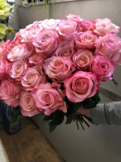 Букет роз сорта Лавьен Розе