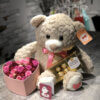 Набор из коробочки в форме сердца с розами, мягкой игрушки «Медвежонок» и конфет «Ferrero Rocher»